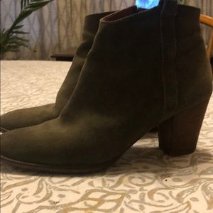 Madewell 9.5 olive green booties